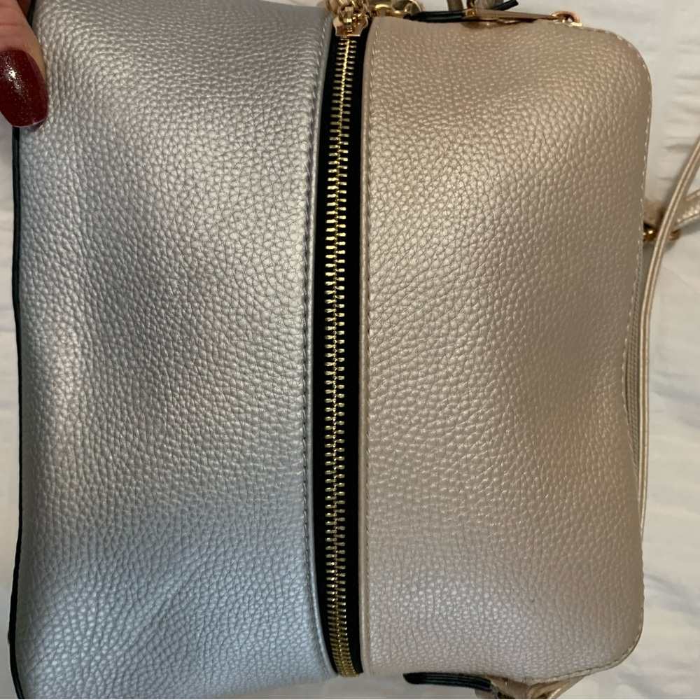 Champagne And Silver Cross Body - Picture 12 of 16